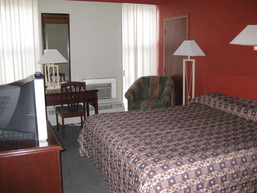 Grizz Hotel Revelstoke Oda fotoğraf