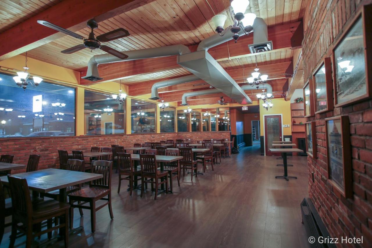 Grizz Hotel Revelstoke Dış mekan fotoğraf